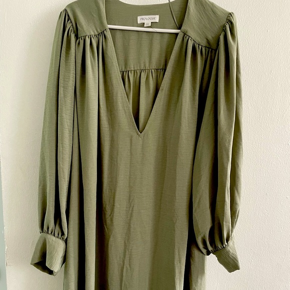 Prologue Dresses & Skirts - Sage green v-neck flowy dress with cuffed sleeves